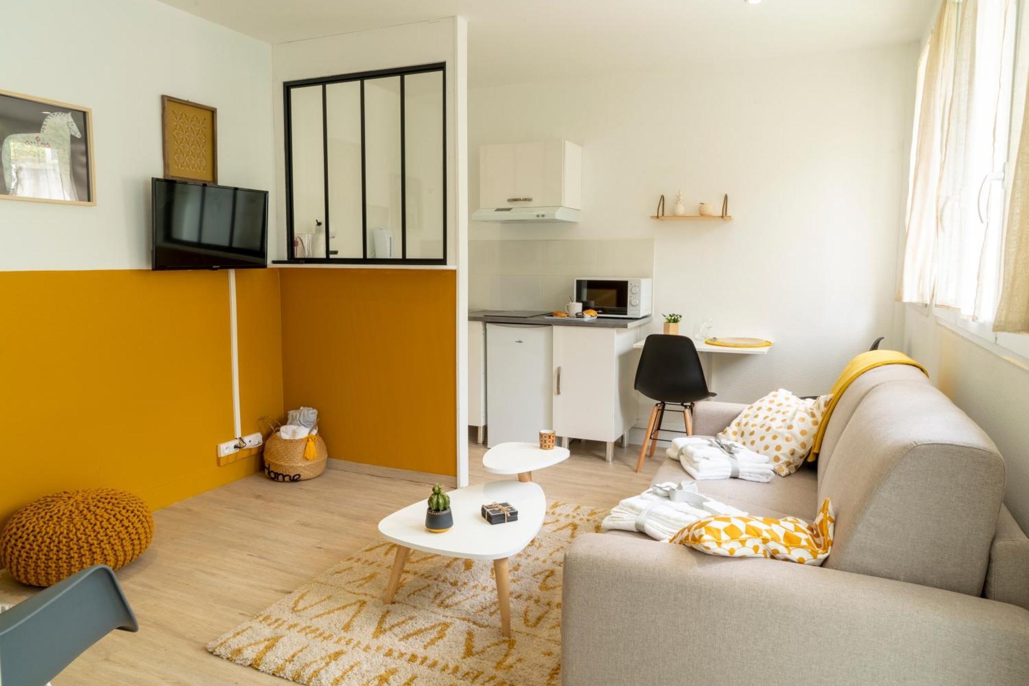 Stockholm- Studio Serenite Avec Jardin Charleville-Mézières Exteriör bild