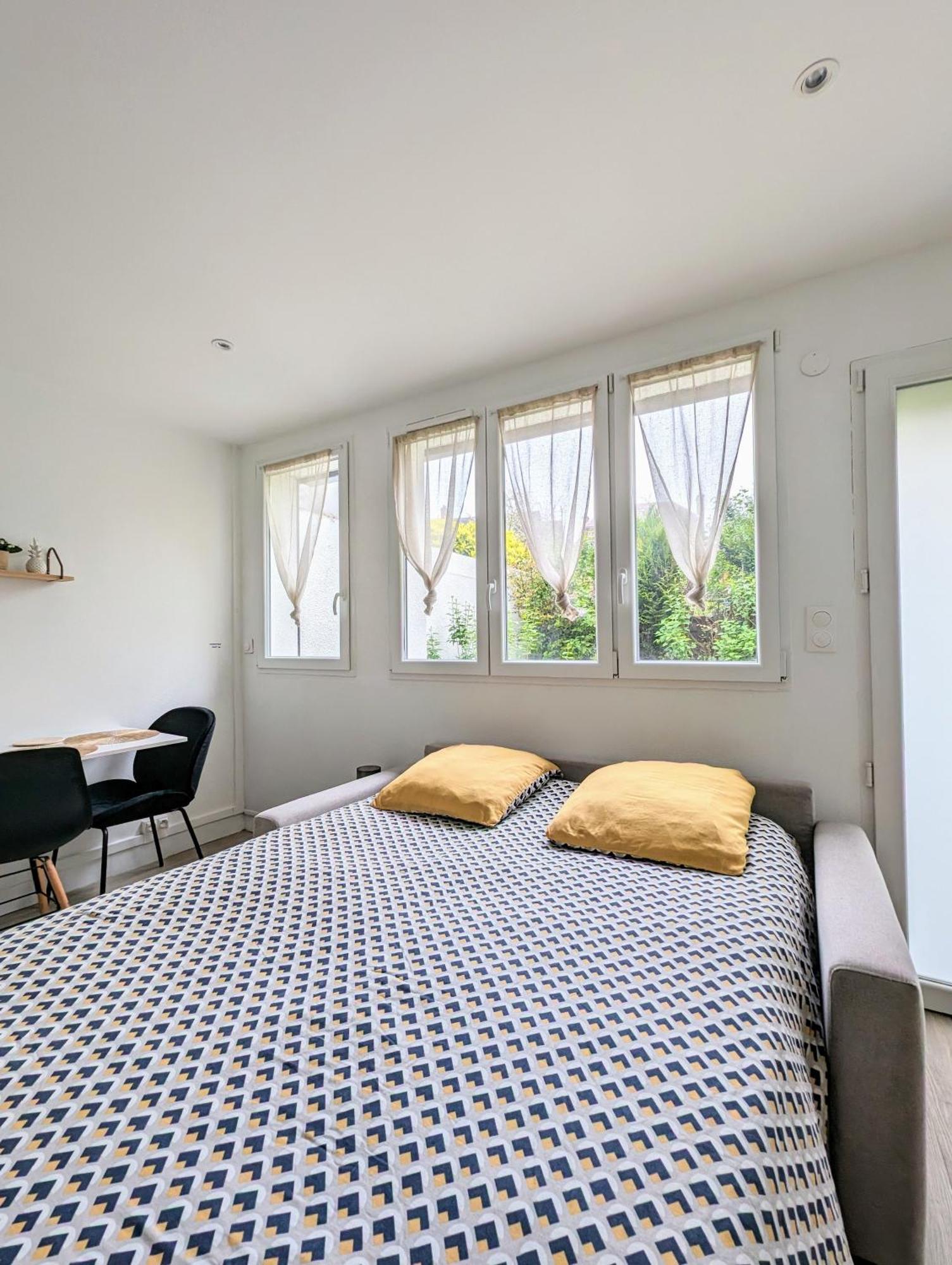 Stockholm- Studio Serenite Avec Jardin Charleville-Mézières Exteriör bild